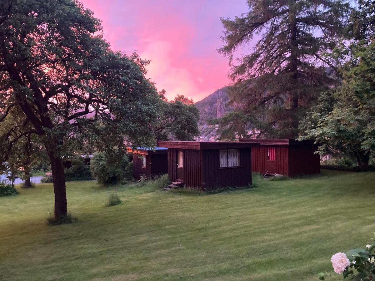 Hotel Nokling & Camping Hjelmeland Exterior foto