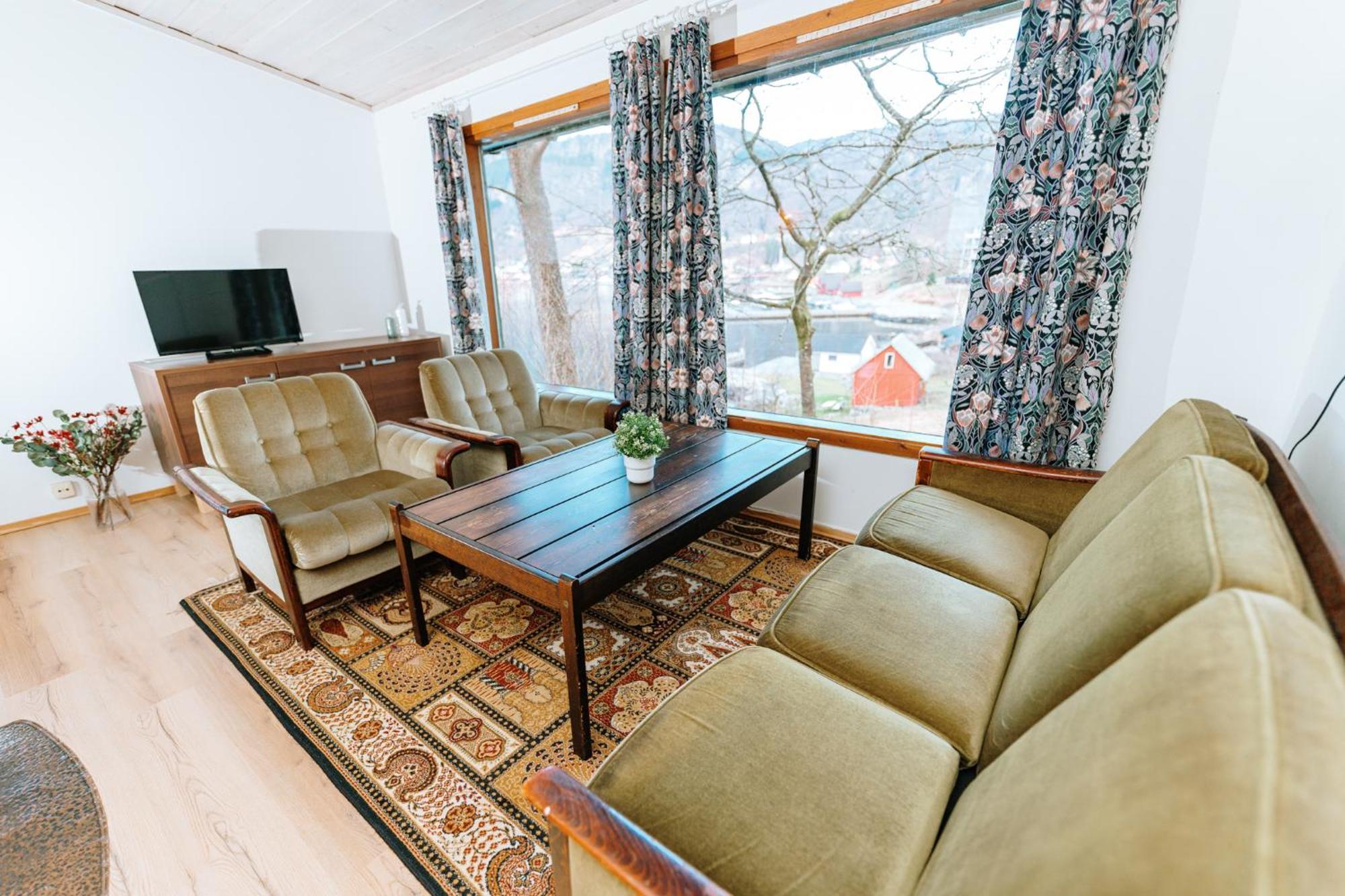 Hotel Nokling & Camping Hjelmeland Exterior foto
